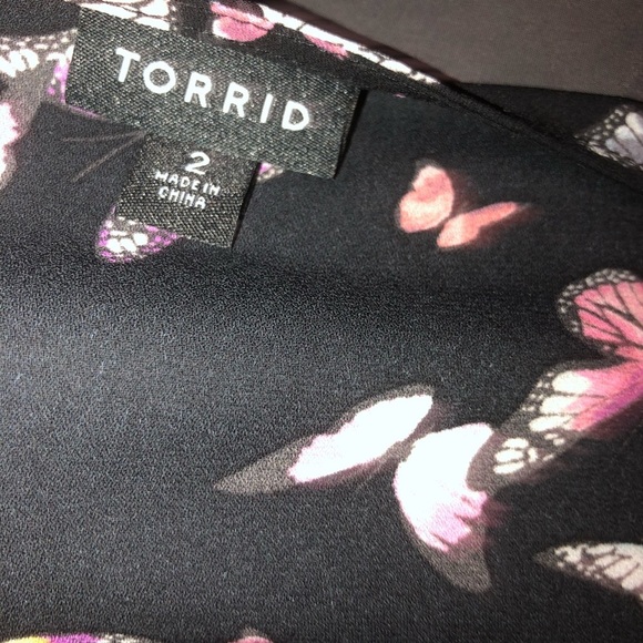 TORRID LILY BLACK BUTTERFLY BABYDOLL BLOUSE 2x - Picture 4 of 4